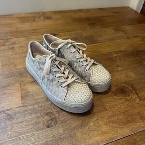 Vince Camuto Calitrie Leather Upper Snake Skin Print Sneaker Women Size 8